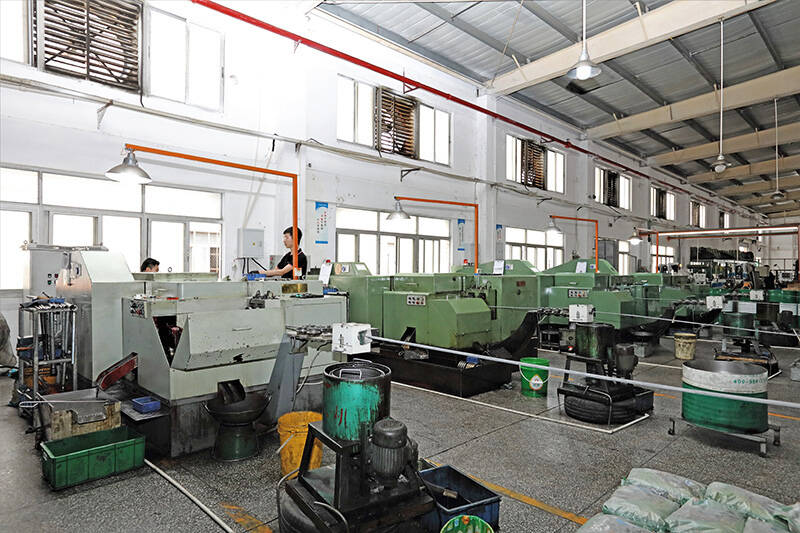 生產(chǎn)機(jī)臺(tái)-螺母機(jī)生產(chǎn)區(qū)域